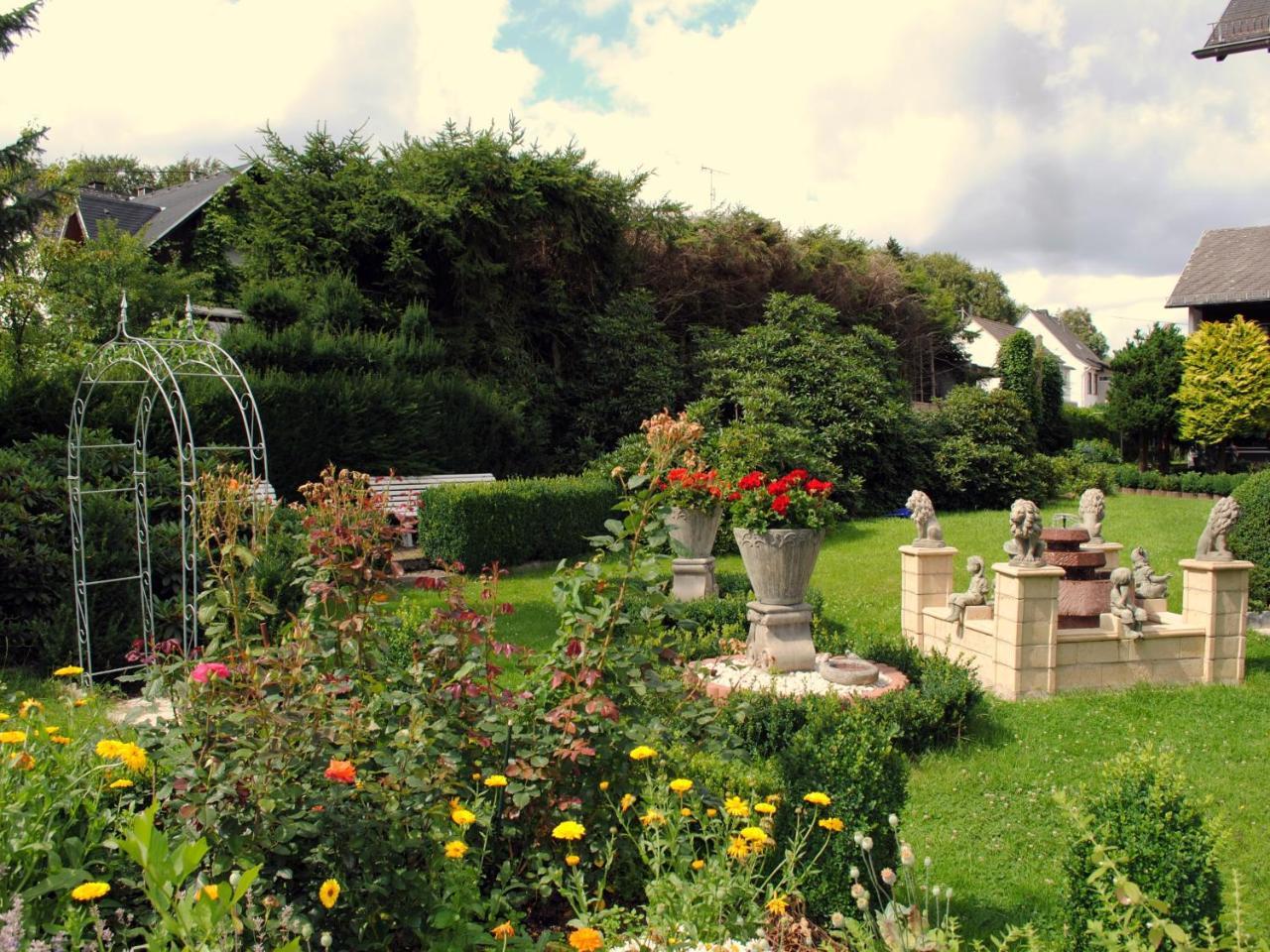 Pension Waldesruh Welschneudorf Buitenkant foto